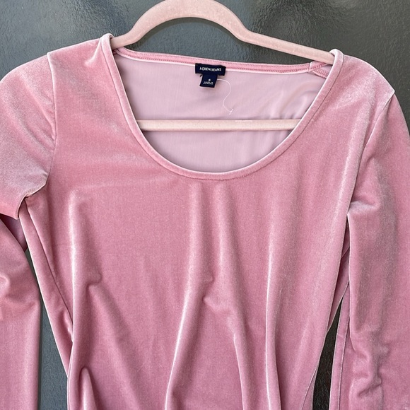 JCREW Velvet Bodysuit - Small. Neutral Ballet Pink- Worn once. - Picture 4 of 6